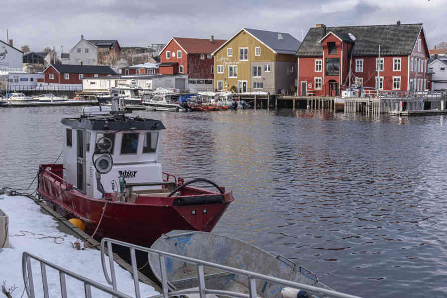 Noruega - islas Lofoten 064 - Henningsvaer.jpg